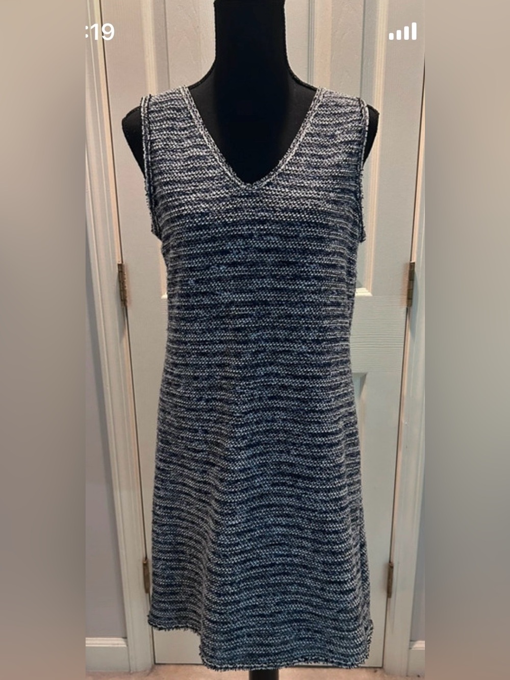 Max Studio Navy Blue/White V-Neck Sleeveless Knit Dress with Knit Lining. Size S